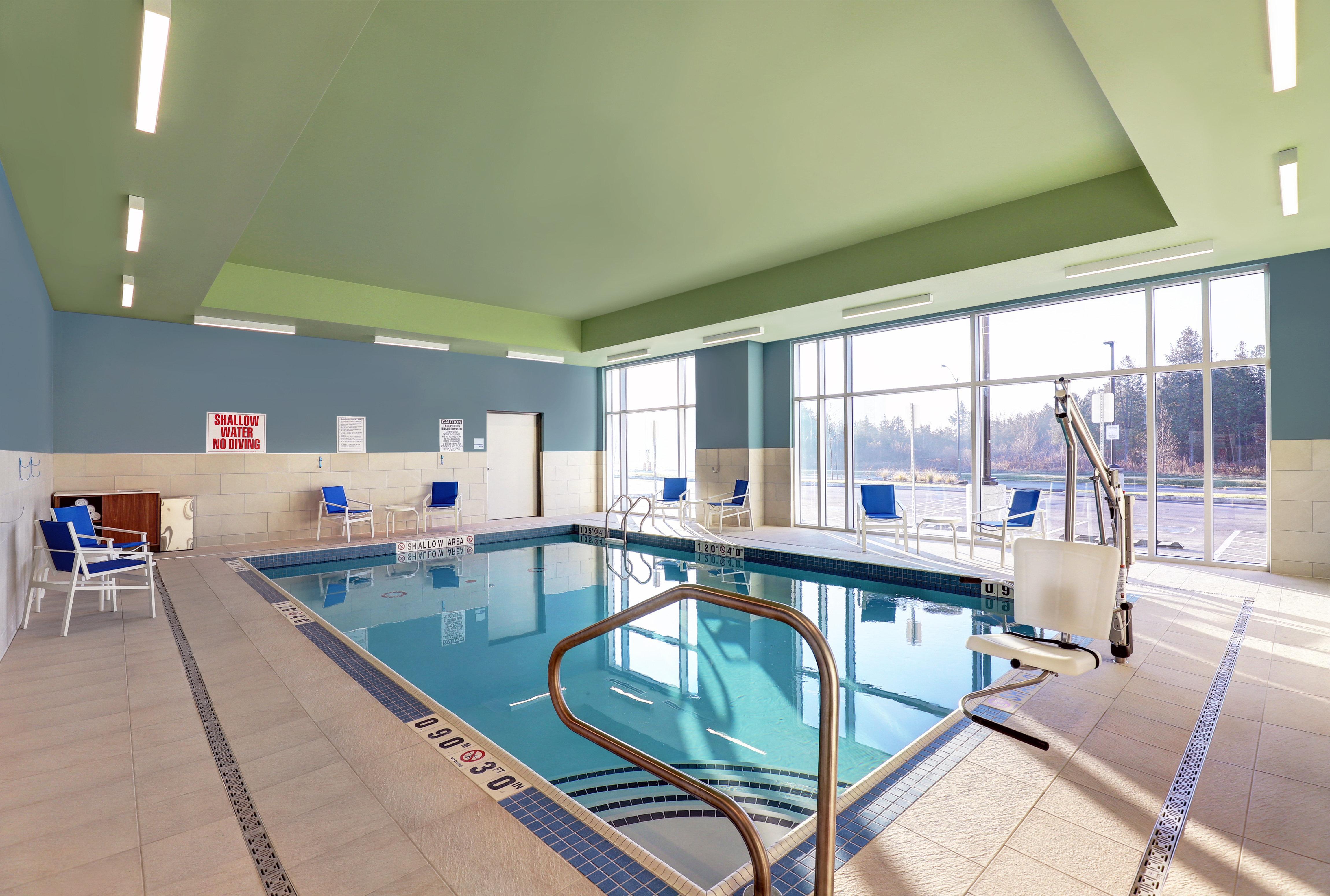 Holiday Inn Express - Kingston West By Ihg Exterior foto
