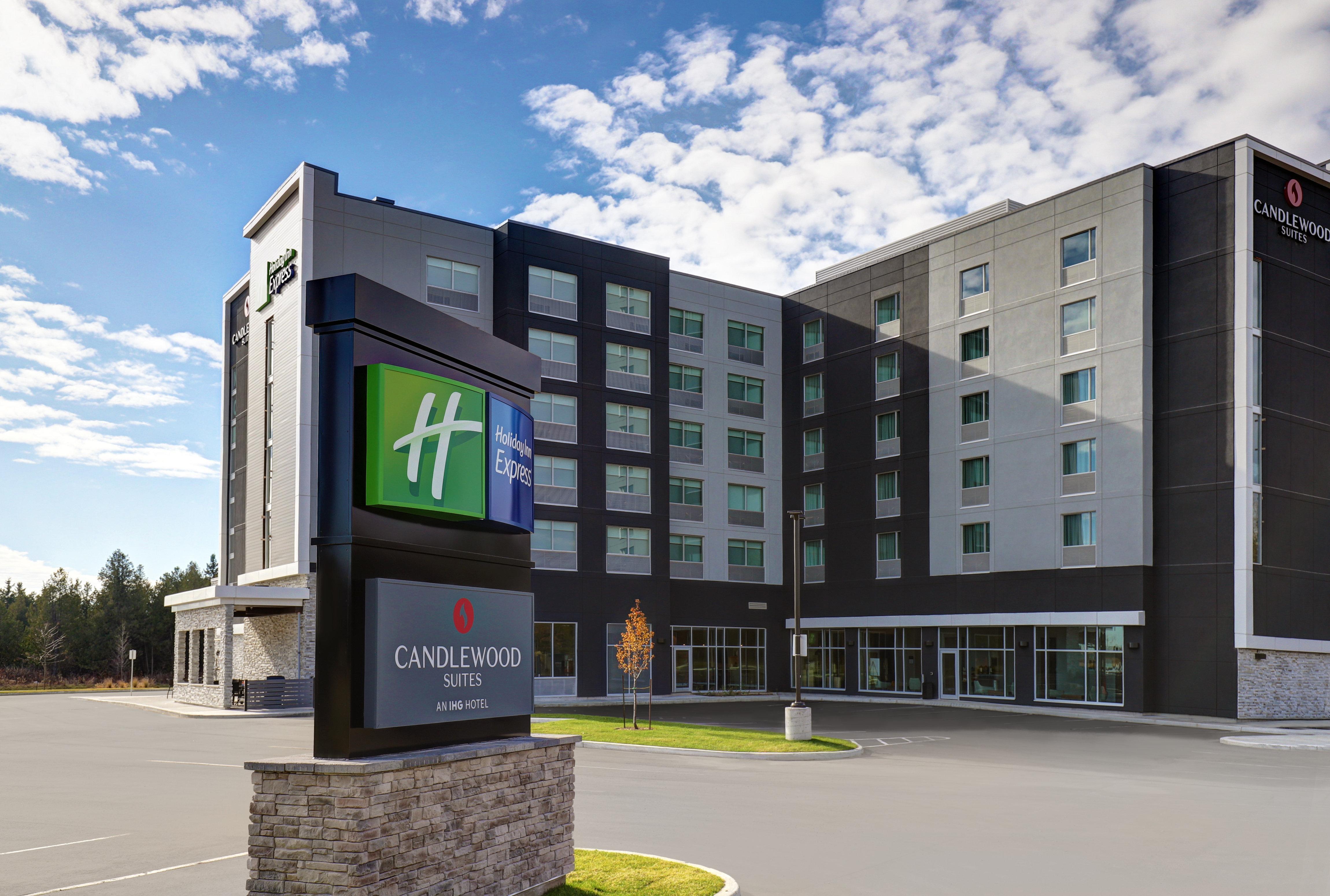 Holiday Inn Express - Kingston West By Ihg Exterior foto